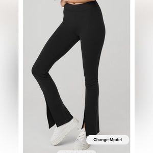 Alo airbrush high waist flutter legging NWT medium